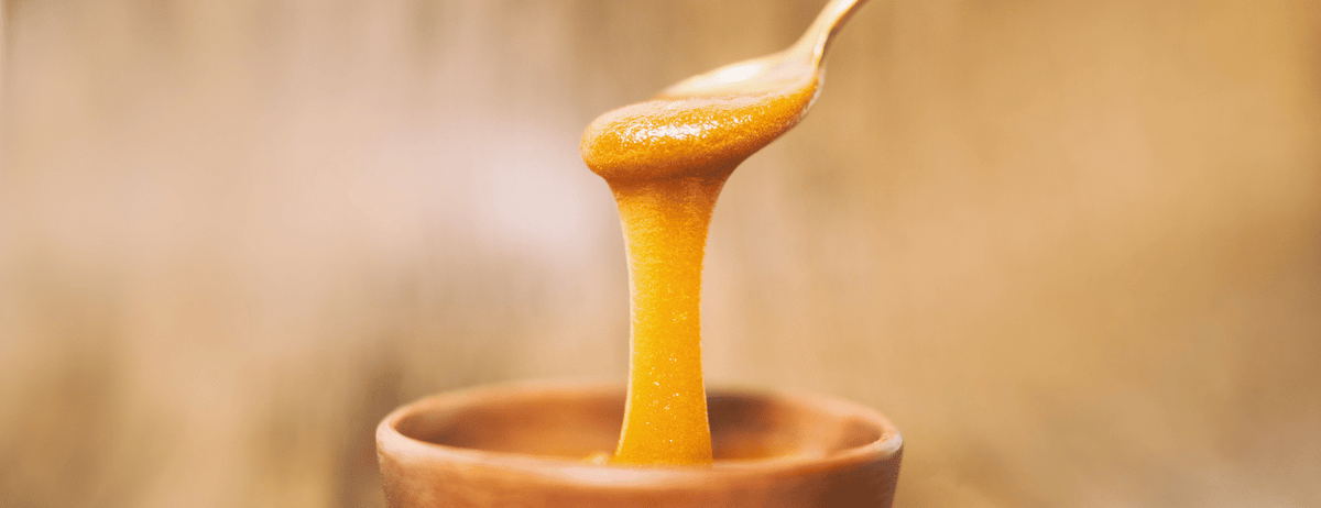 A spoon of Manuka honey